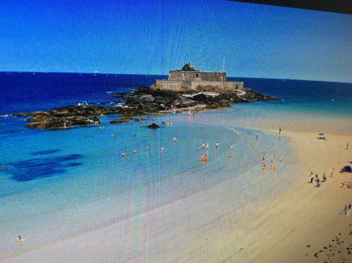 Le Dauphine 20M De La Plage Saint-Malo Esterno foto
